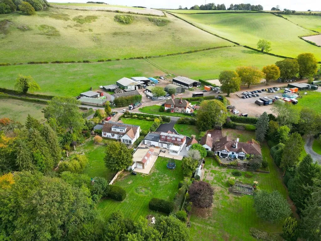 Slines Oak Road, Woldingham, photo 38
