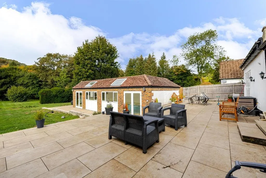 Slines Oak Road, Woldingham, photo 31