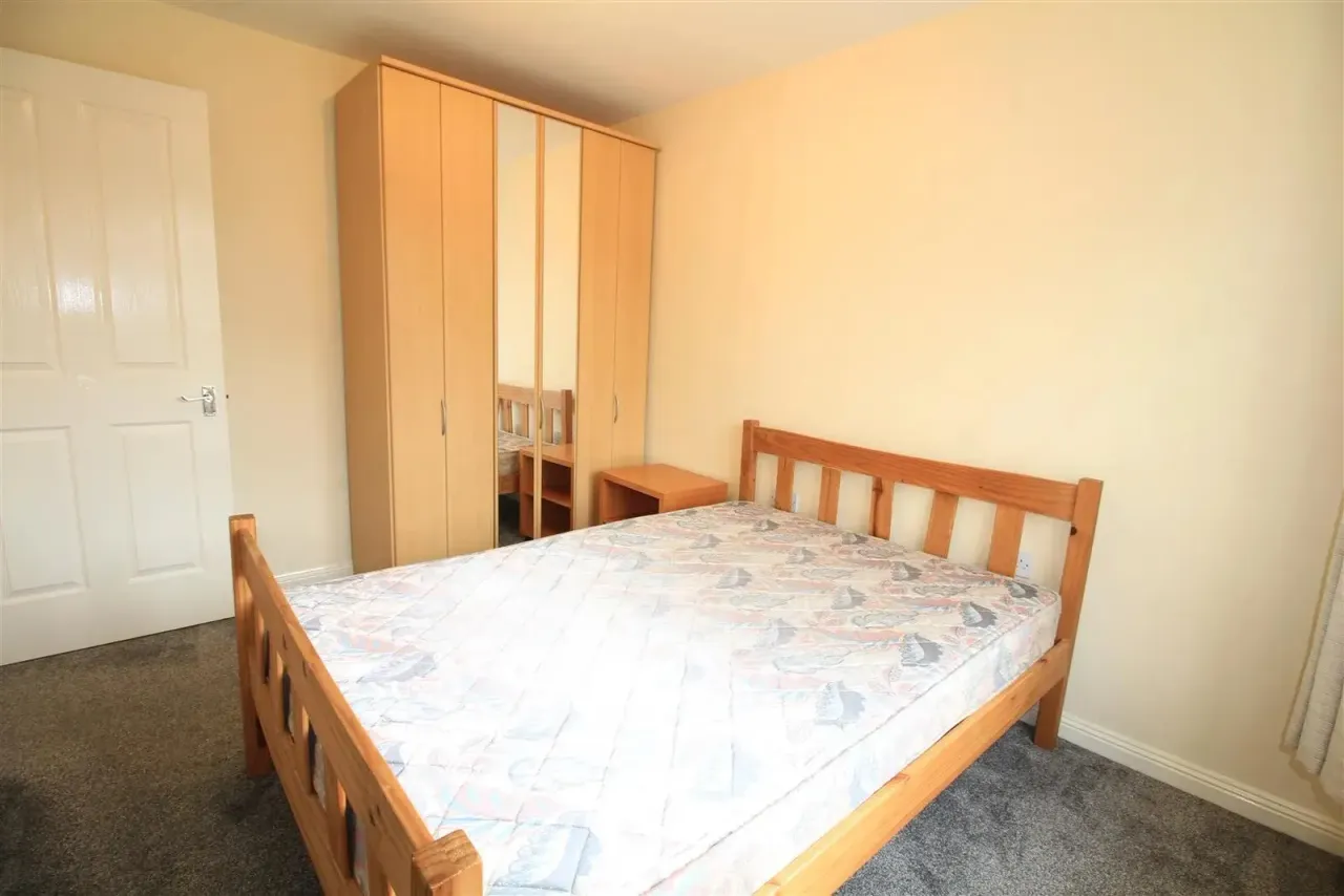 2 bed flat to rent, Freemantle Street, London, SE17