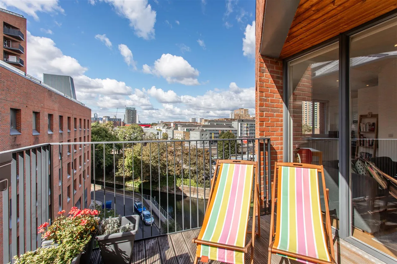 Neap Court, Bow, photo 3