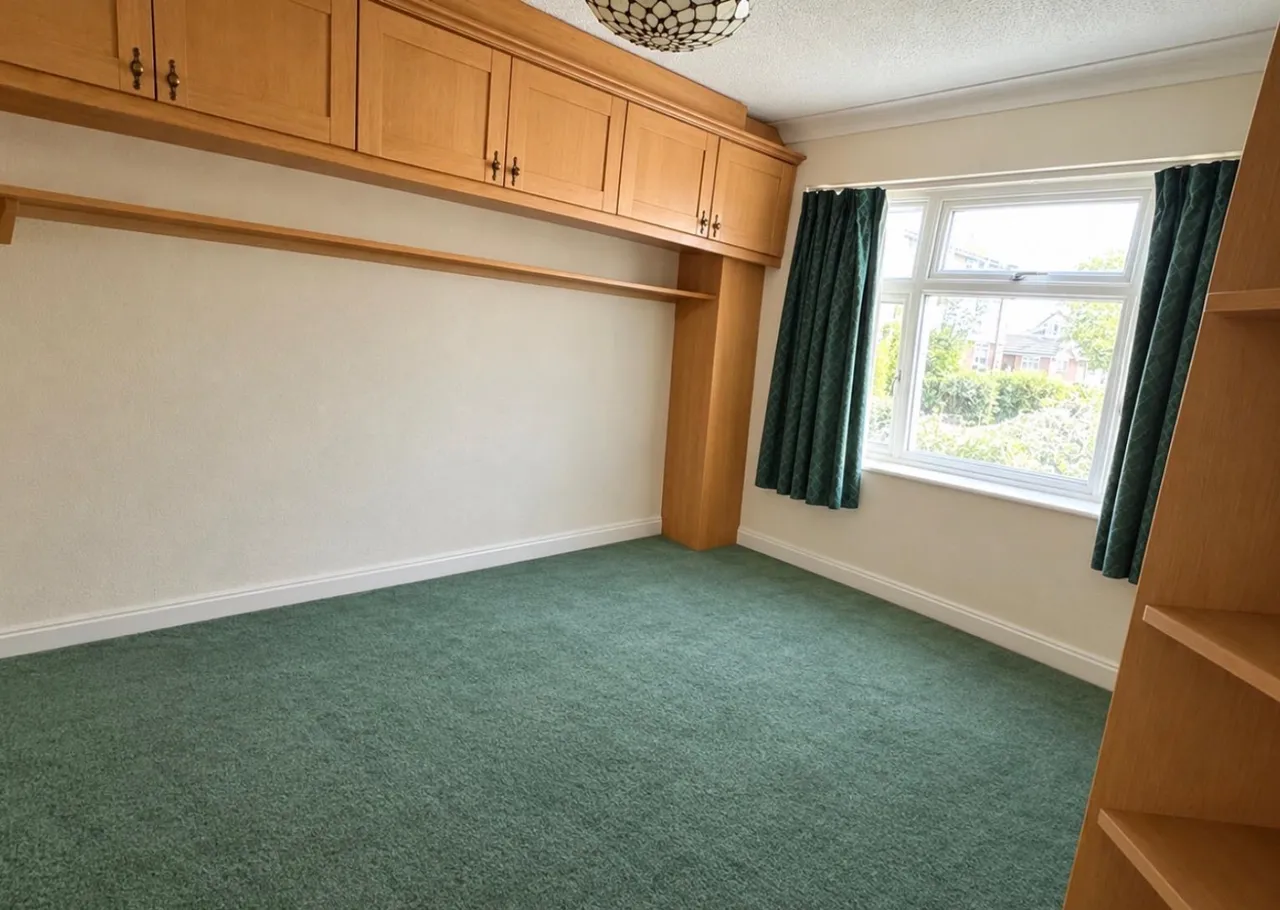 Beehive Road, Surrey Staines-upon-Thames, TW18, photo 5