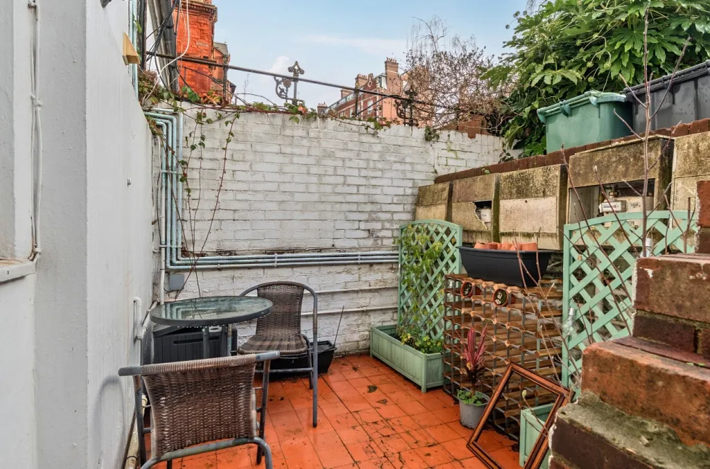 Greencroft Gardens, South Hampstead, NW6, photo 10