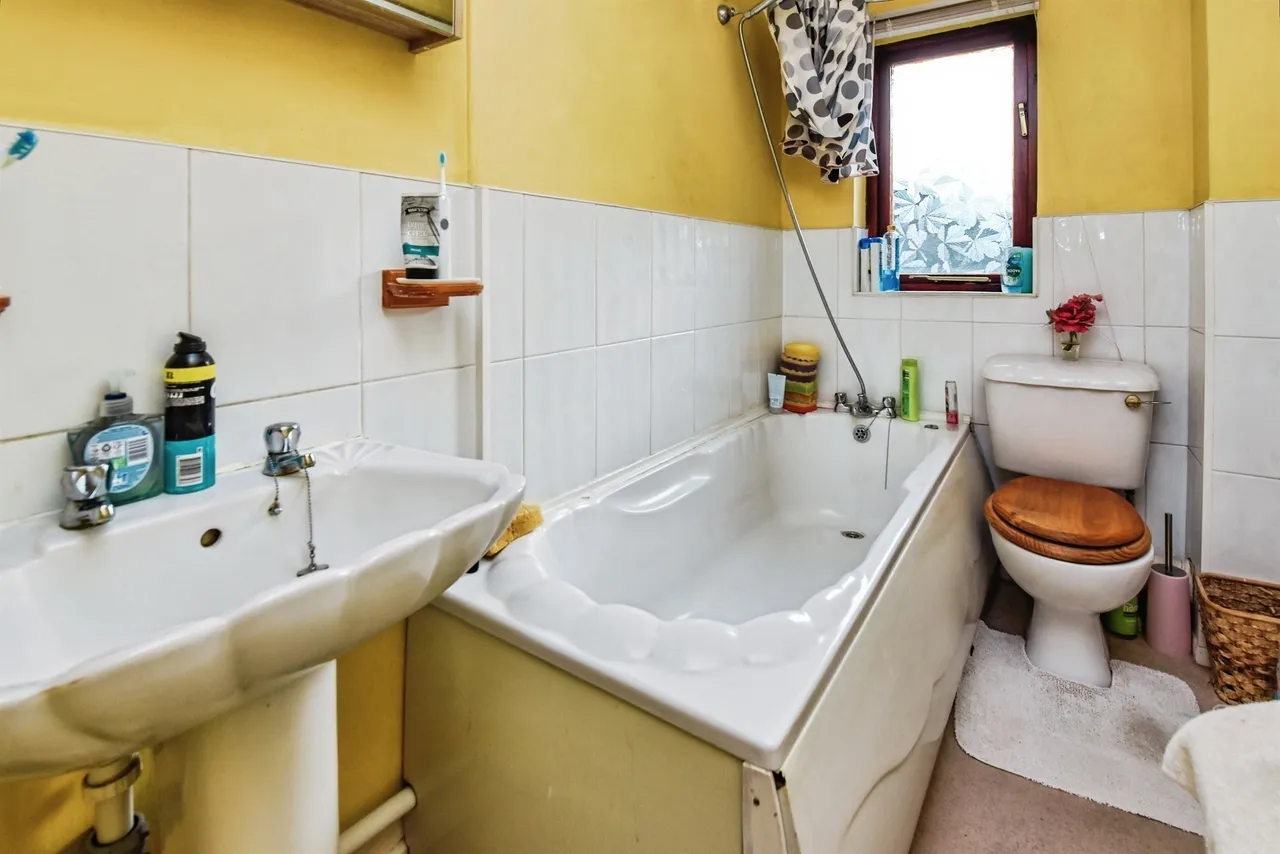 Swallow Drive, Frome, BA11, photo 10