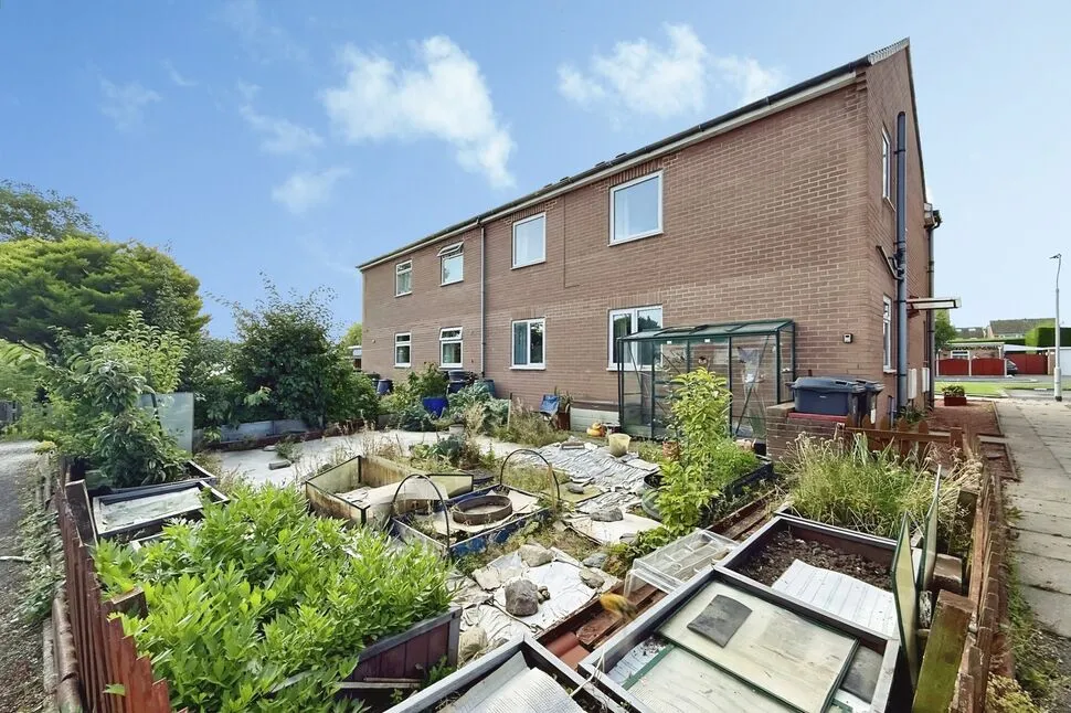2 bed flat for sale, Hether Drive, Carlisle, CA3