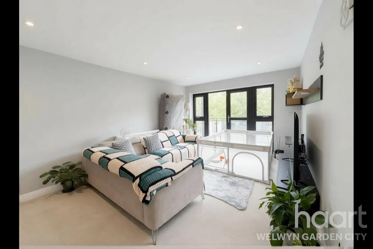 Bessemer Road, Welwyn Garden City, AL7, photo 13