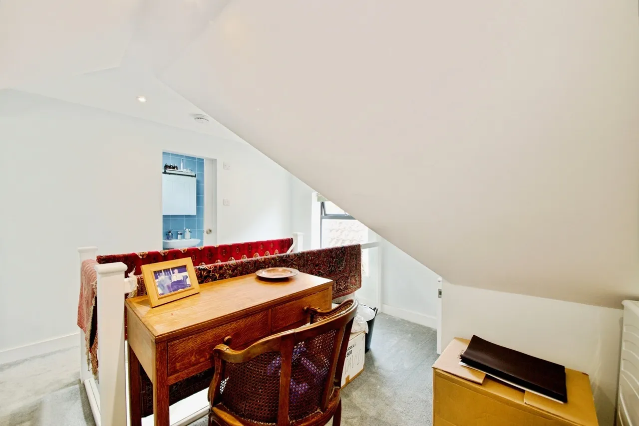 Ridgeway Avenue, Barnet, EN4, photo 17