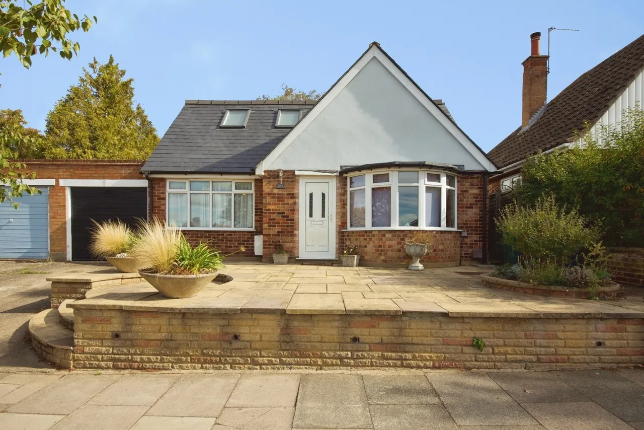 2 bed house for sale, Ridgeway Avenue, Barnet, EN4