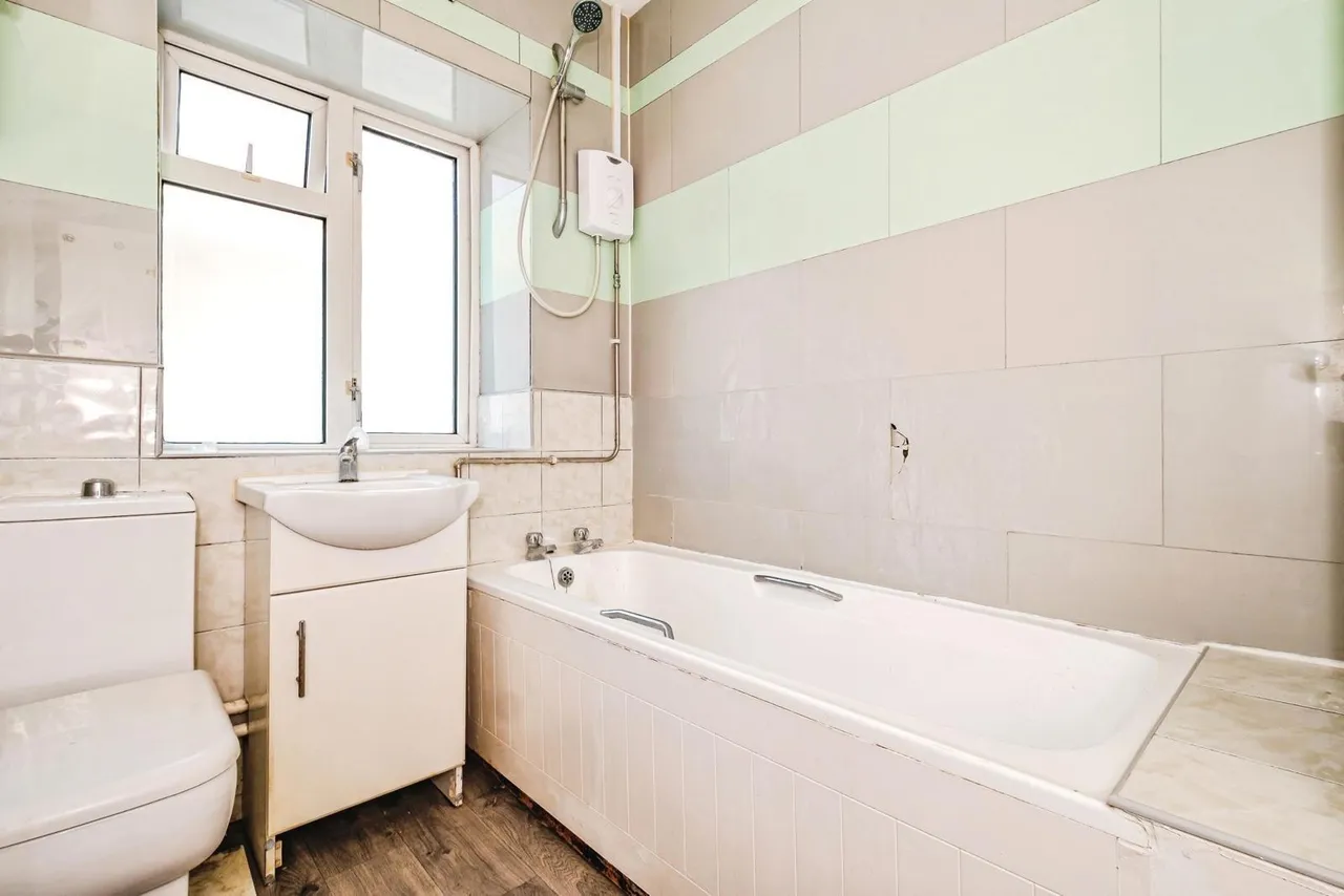 West Parade, Worthing, BN11, photo 10