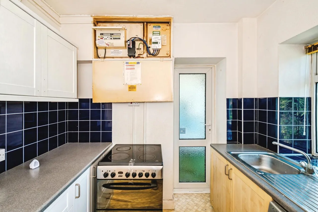 West Parade, Worthing, BN11, photo 3