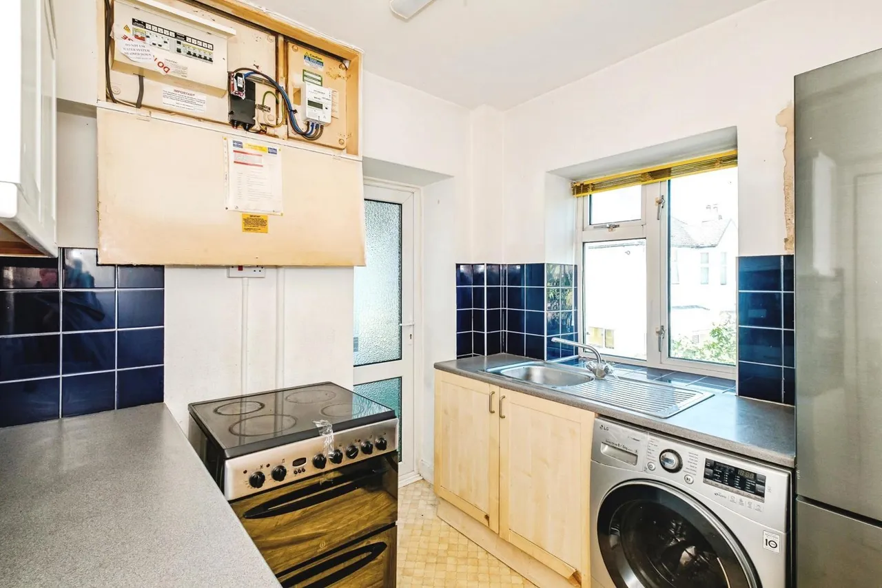 West Parade, Worthing, BN11, photo 4