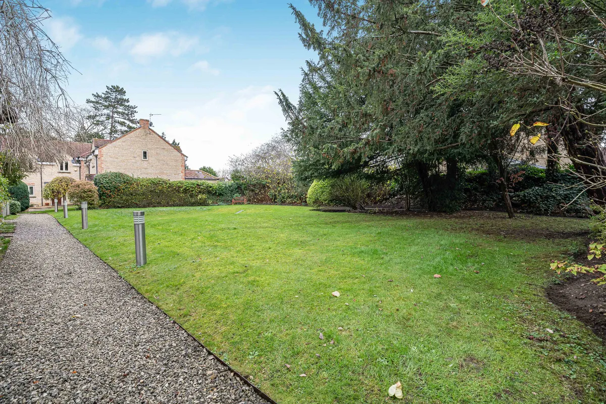 Garth Court, Bicester, photo 20