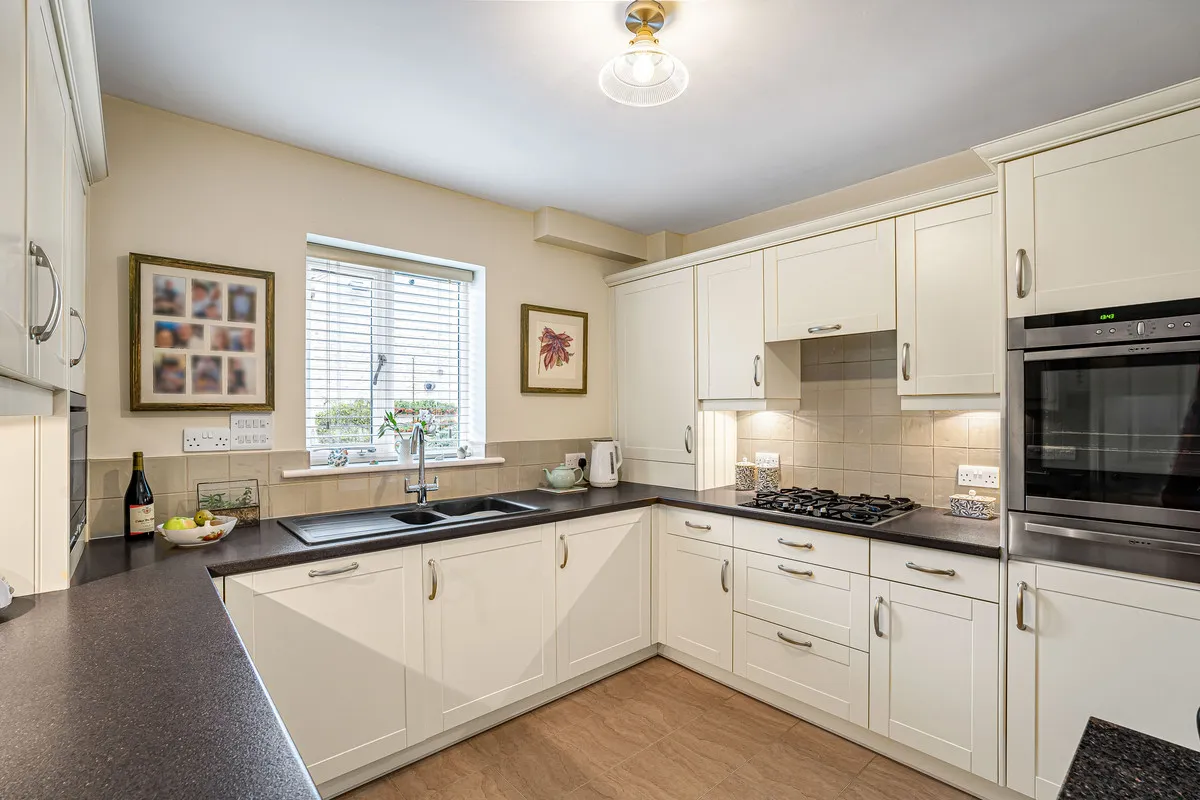 Garth Court, Bicester, photo 5