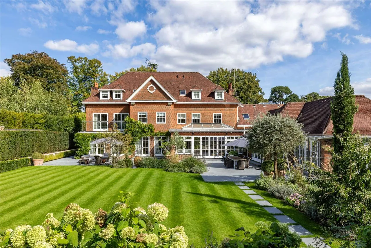 Queens Drive, Oxshott, Surrey, KT22 0PB, photo 7