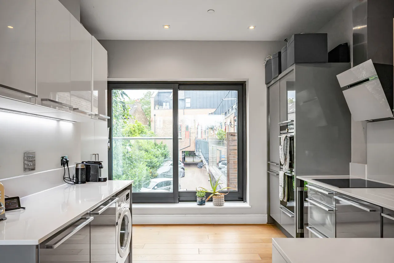 Josephine Avenue, London, SW2, photo 30