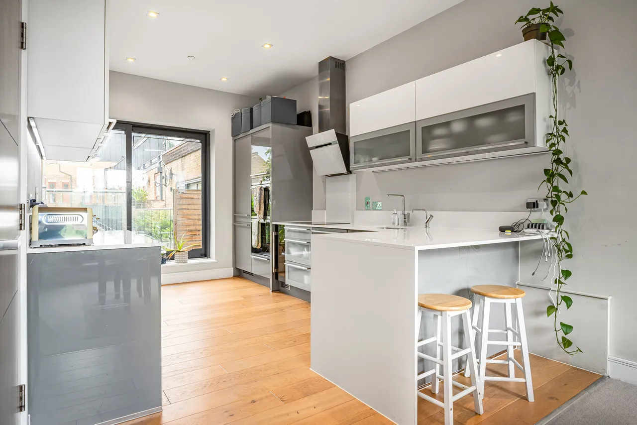 Josephine Avenue, London, SW2, photo 24