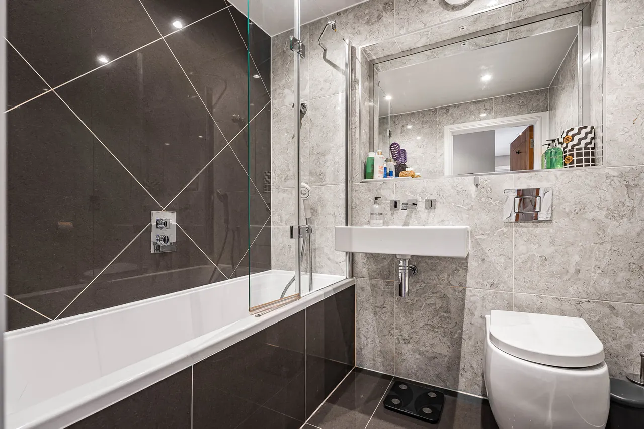 Josephine Avenue, London, SW2, photo 18
