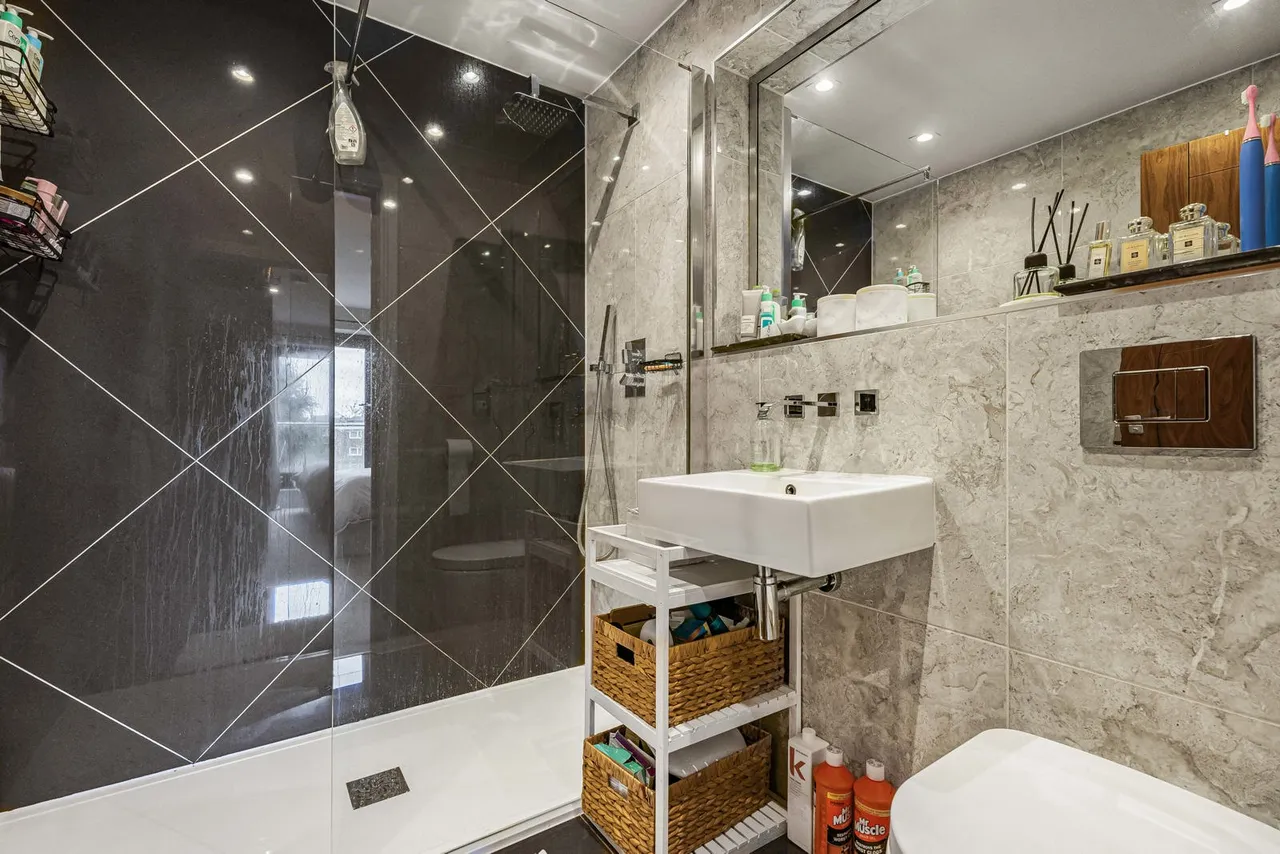 Josephine Avenue, London, SW2, photo 15