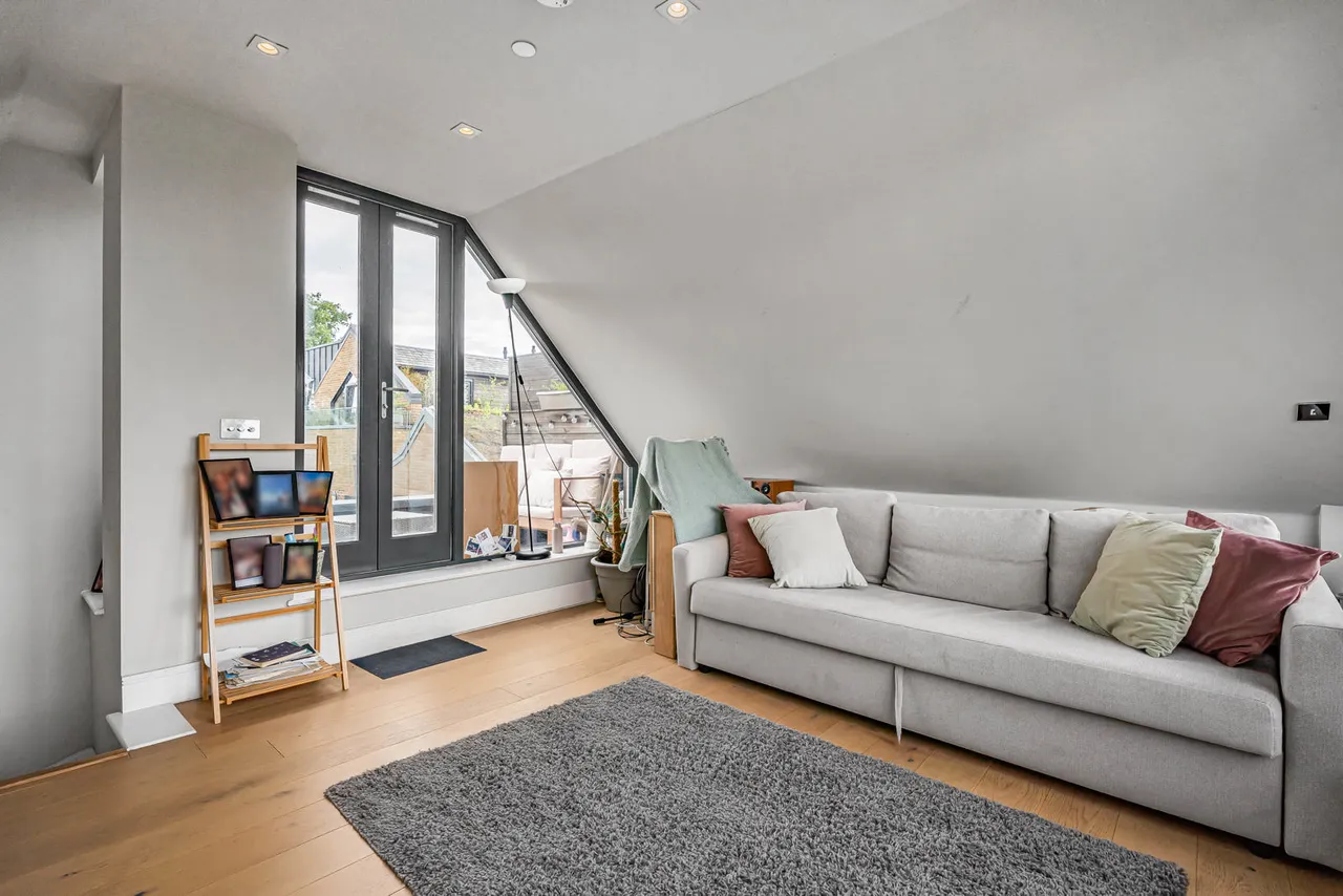 Josephine Avenue, London, SW2, photo 6