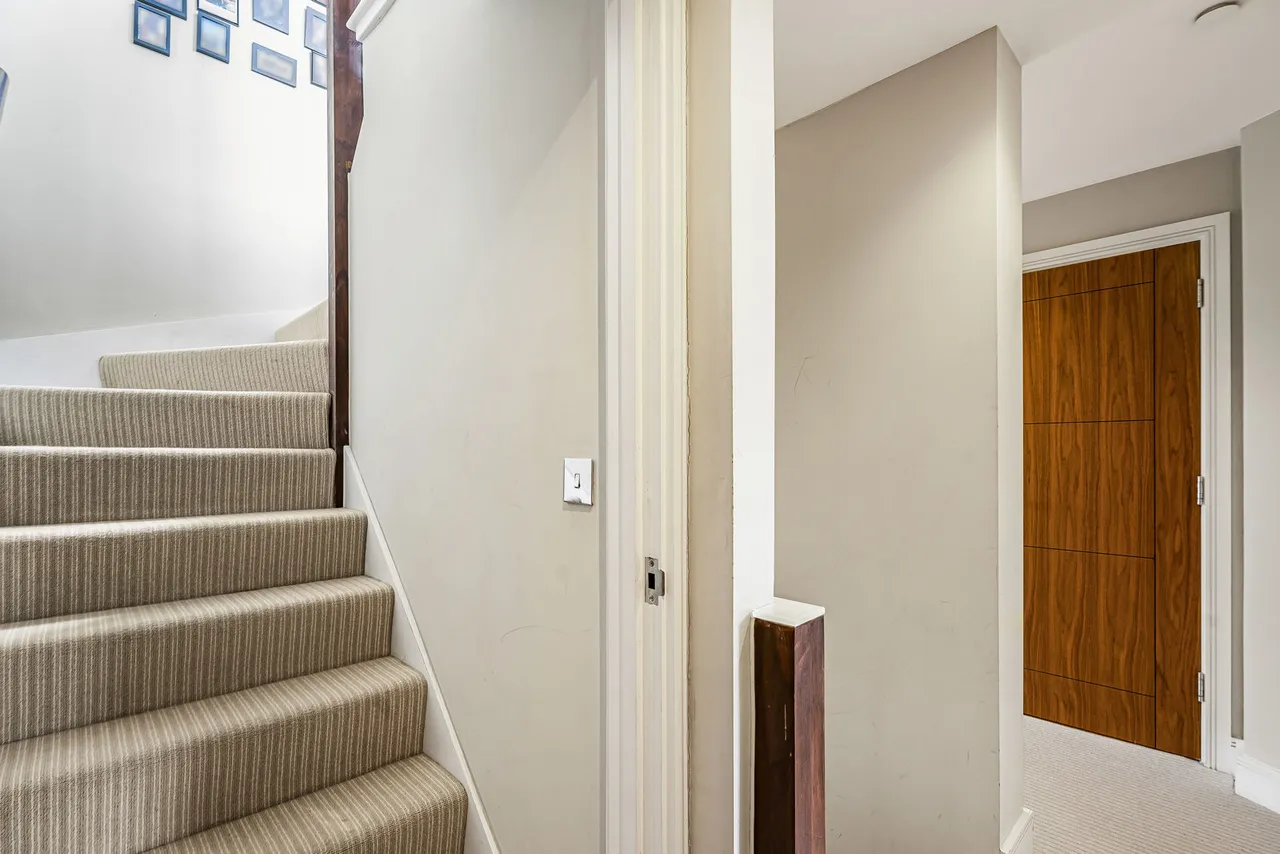 Josephine Avenue, London, SW2, photo 14