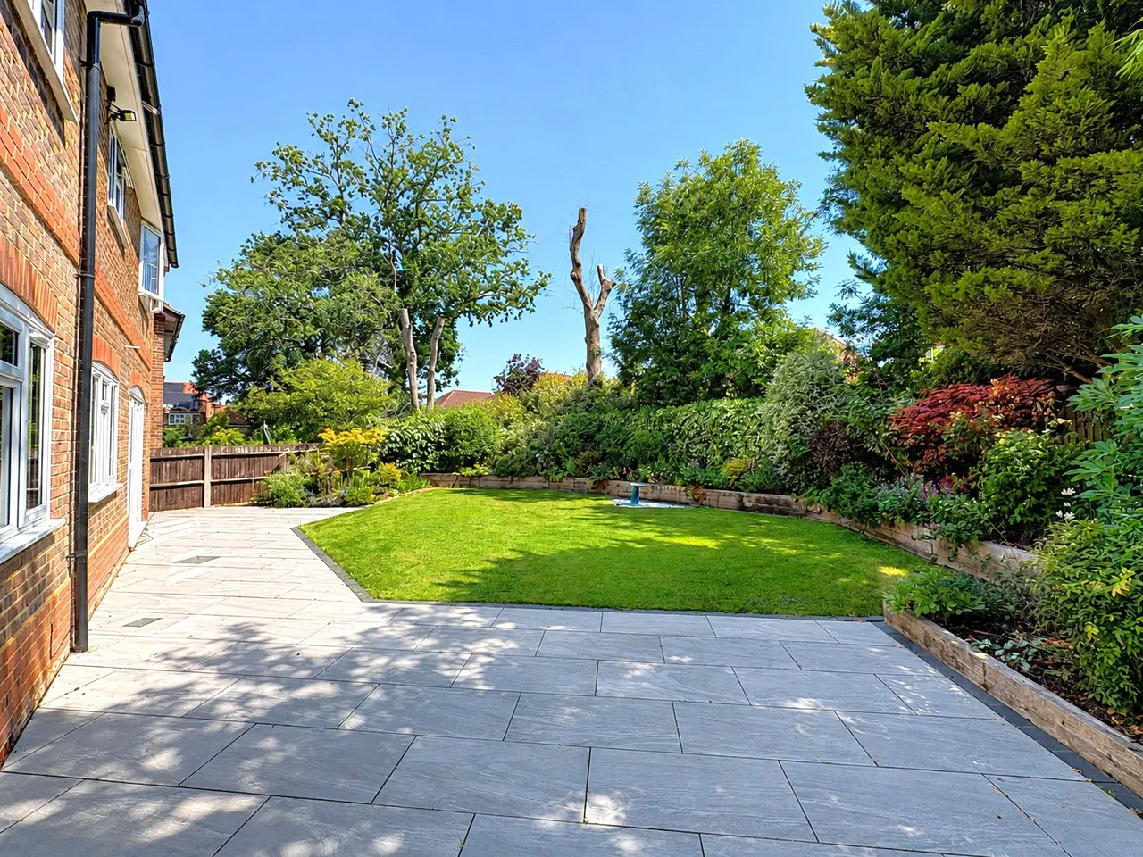 Brambles Close, Ash, Surrey, GU12 6NY, photo 3