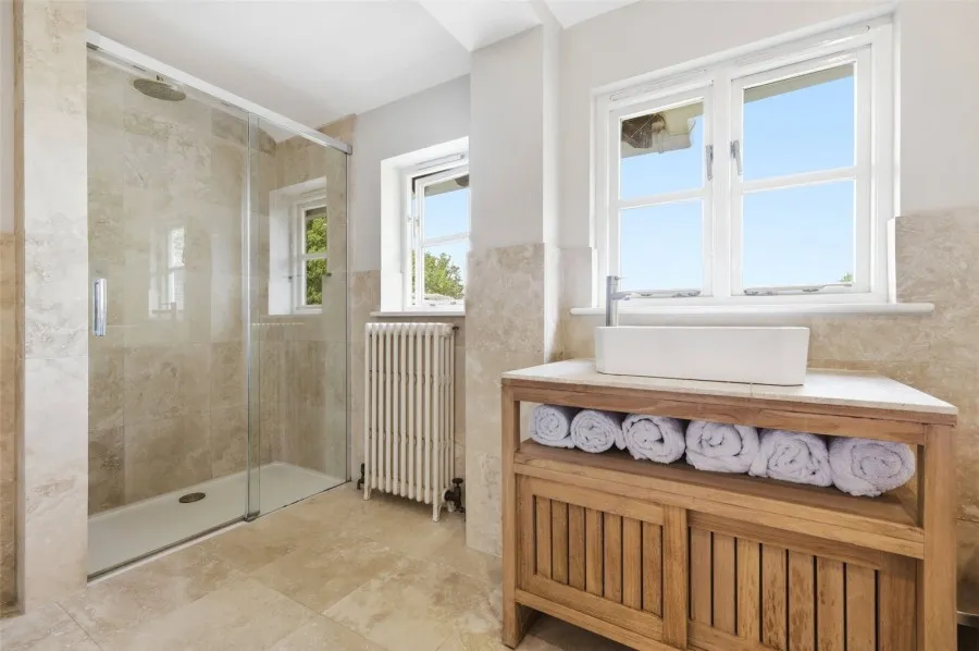 with 4 bedrooms in Matching Green, Harlow, CM17, photo 24