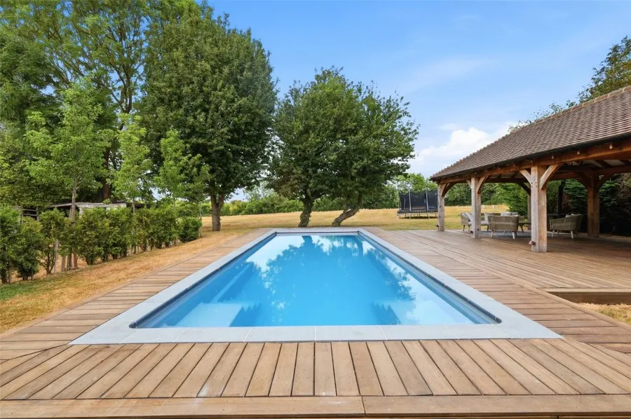with 4 bedrooms in Matching Green, Harlow, CM17, photo 9