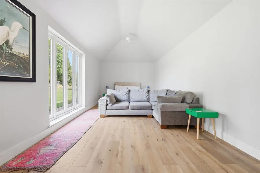 with 4 bedrooms in Matching Green, Harlow, CM17, photo 19