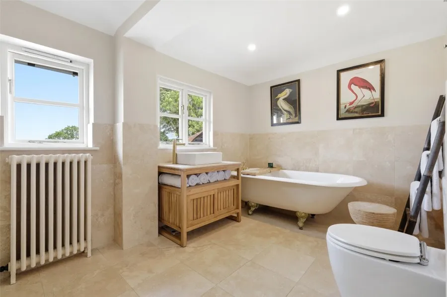 with 4 bedrooms in Matching Green, Harlow, CM17, photo 8