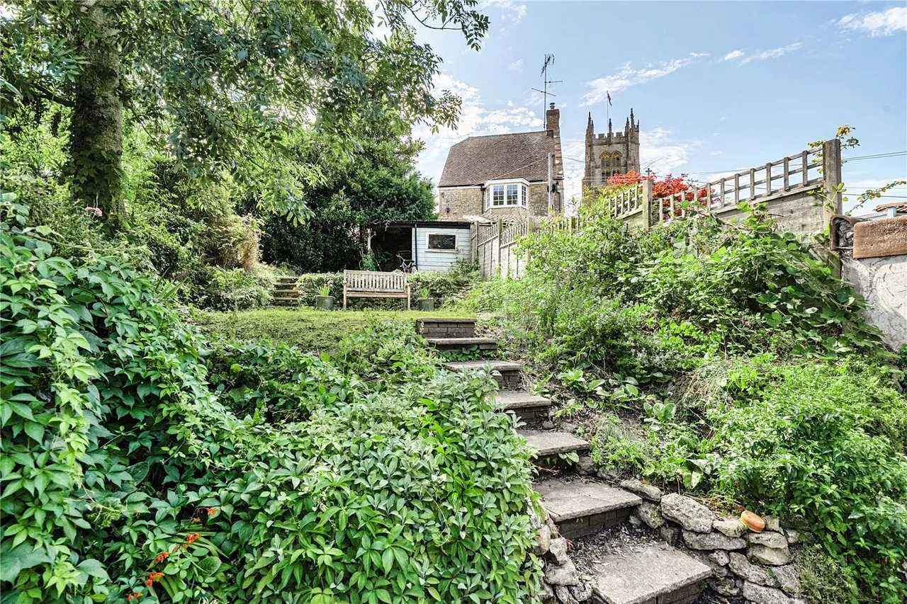St. Mary Well Street, Beaminster, DT8, photo 21