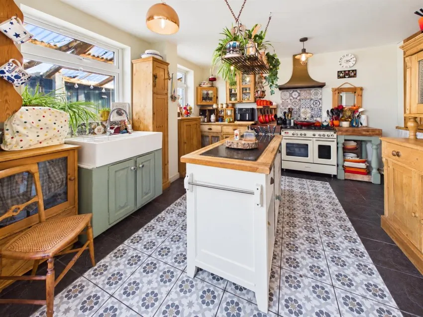 Wellsprings Road, Longlevens, photo 4