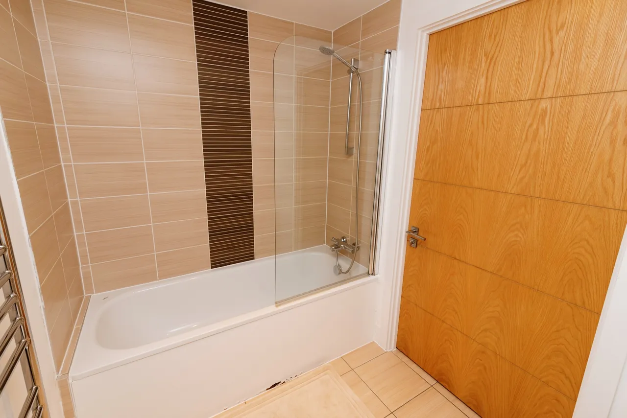 Empire Way, Caerdydd, Empire Way, Cardiff, CF11, photo 4