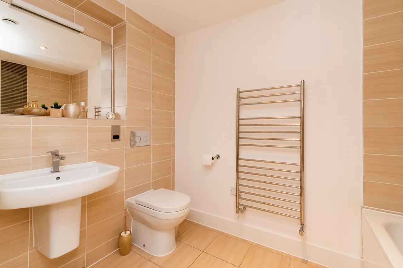 Empire Way, Caerdydd, Empire Way, Cardiff, CF11, photo 9
