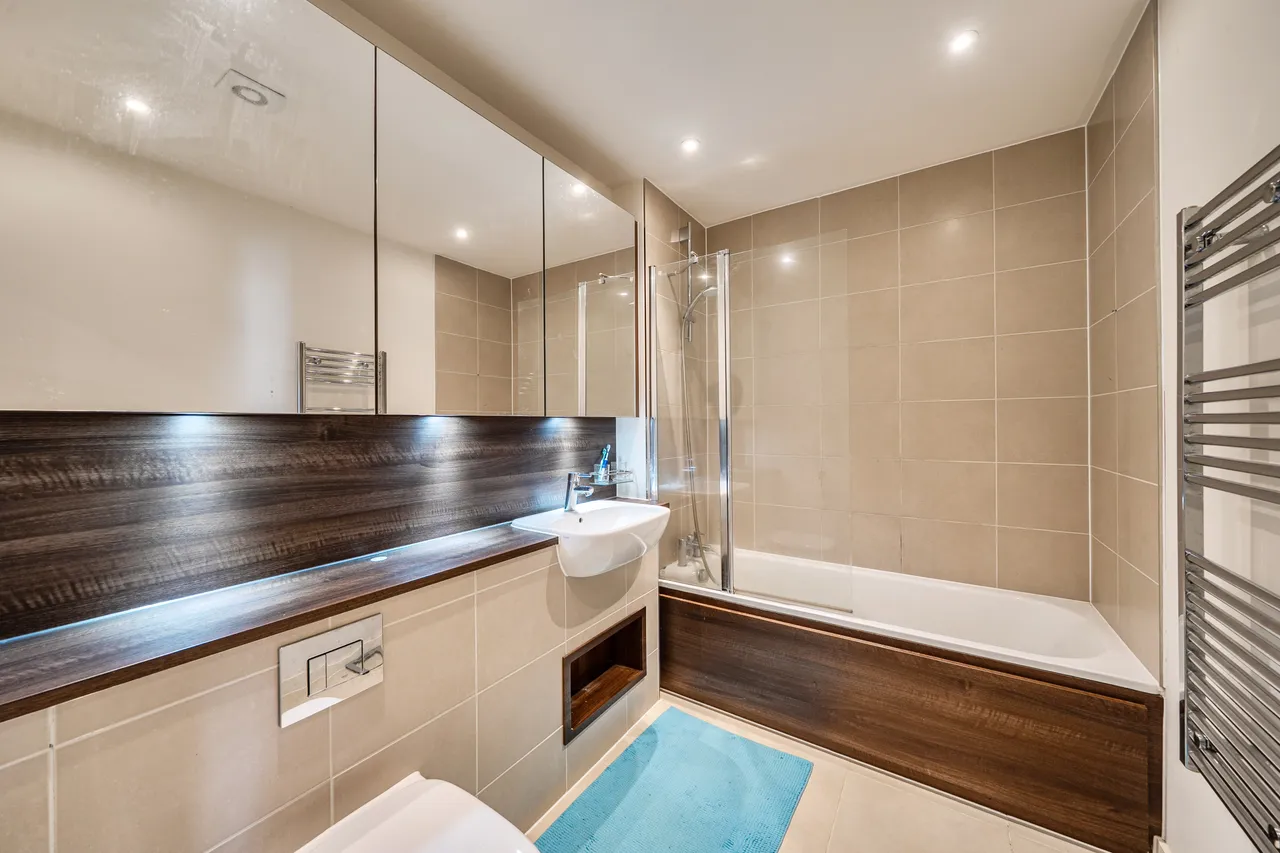 Edgware, HA8, photo 12