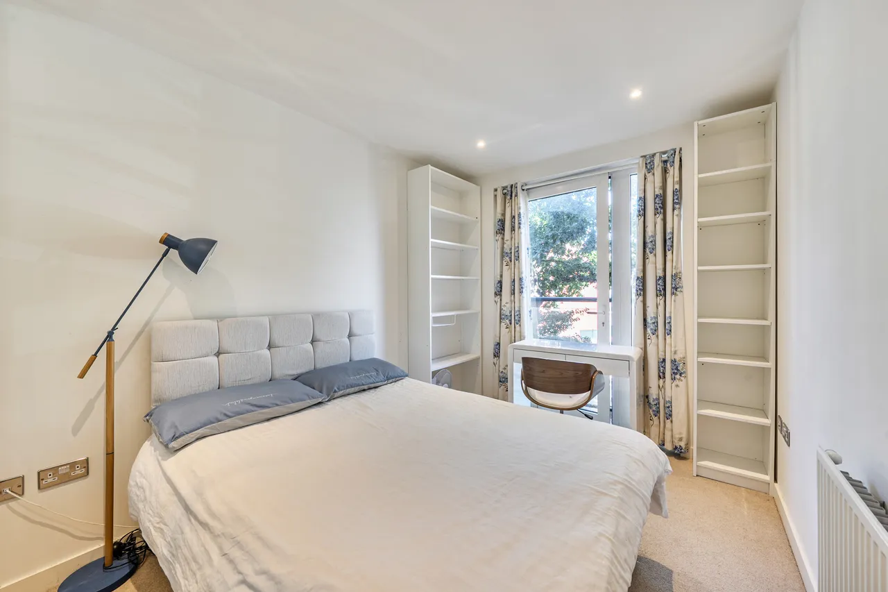 Edgware, HA8, photo 13