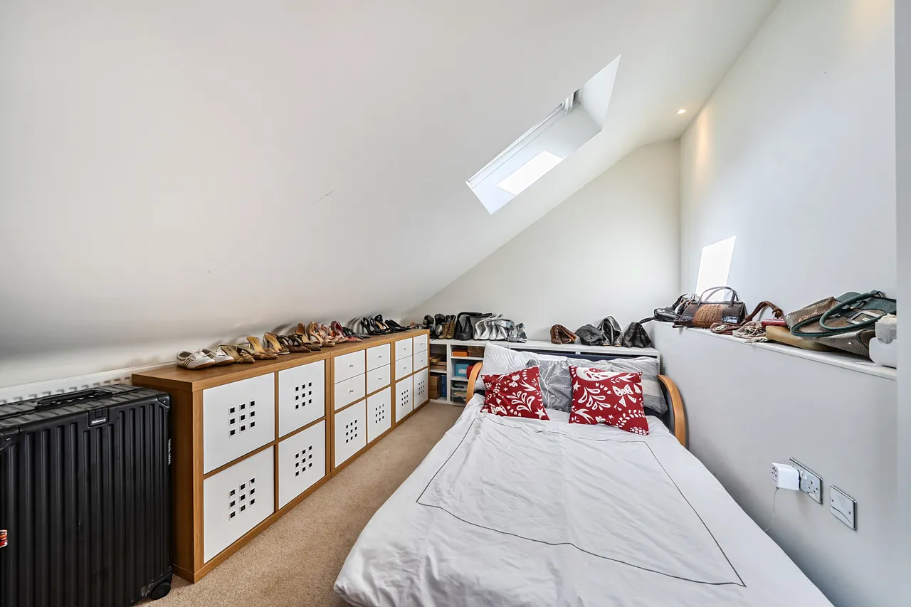 Edgware, HA8, photo 17
