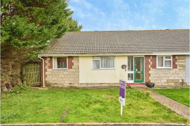 2 bed house for sale, Ward Close, Newport, PO30