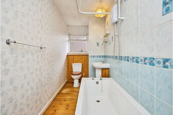 Ward Close, Newport, PO30, photo 10