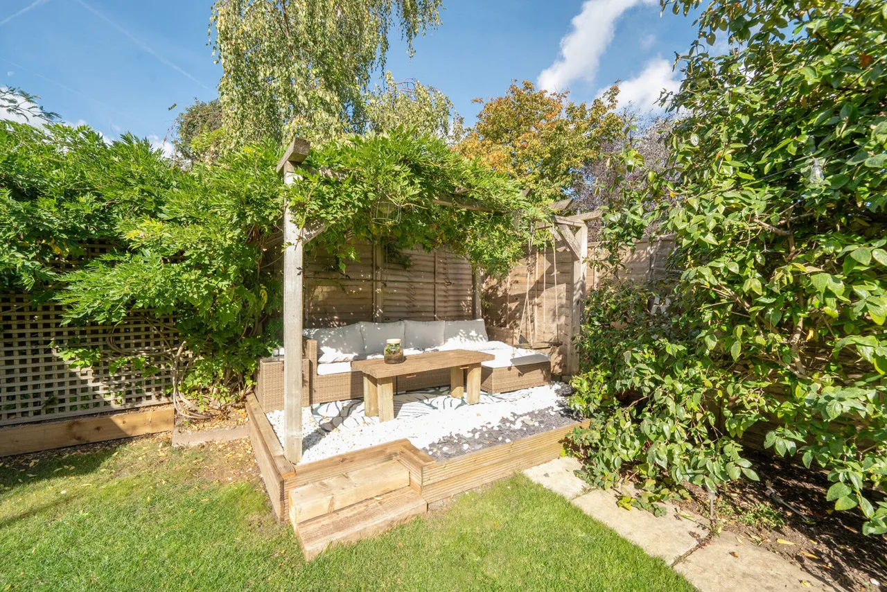 Churchfield, Nuffield, RG9, photo 21
