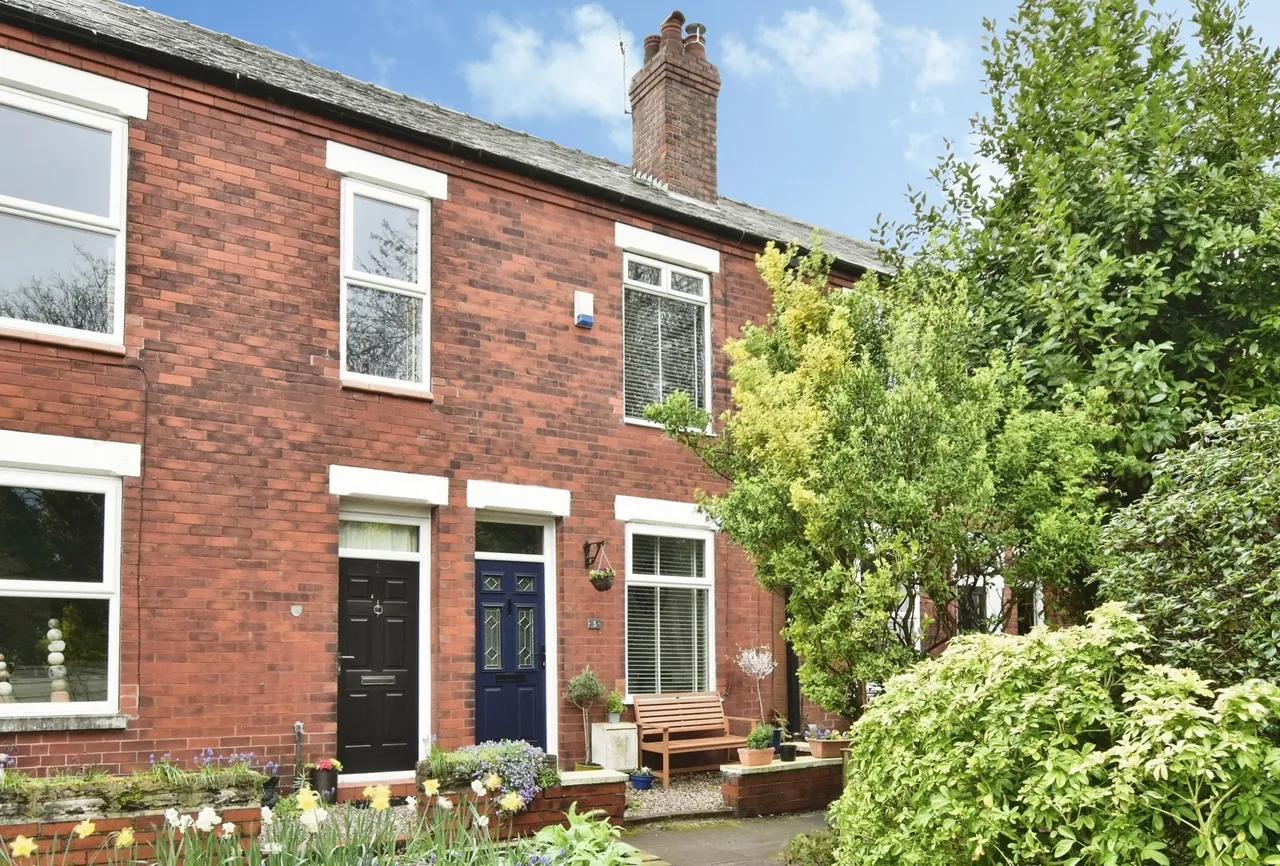 2 bed house for sale — Crescent Grove, Cheadle, Greater Manchester, SK8
