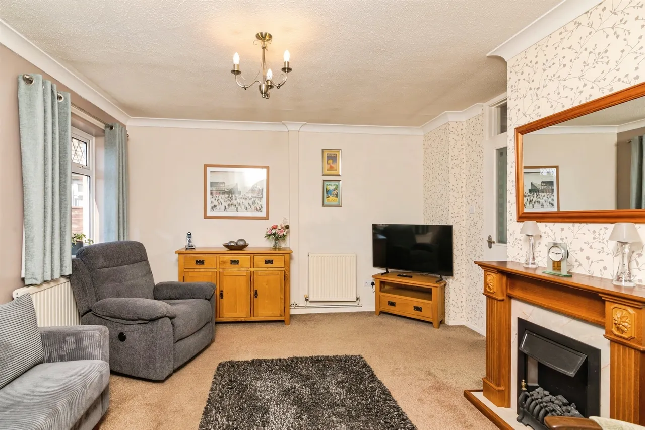 Elms Close, Earsham, NR35, photo 4
