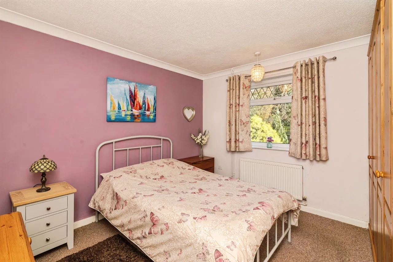 Elms Close, Earsham, NR35, photo 13