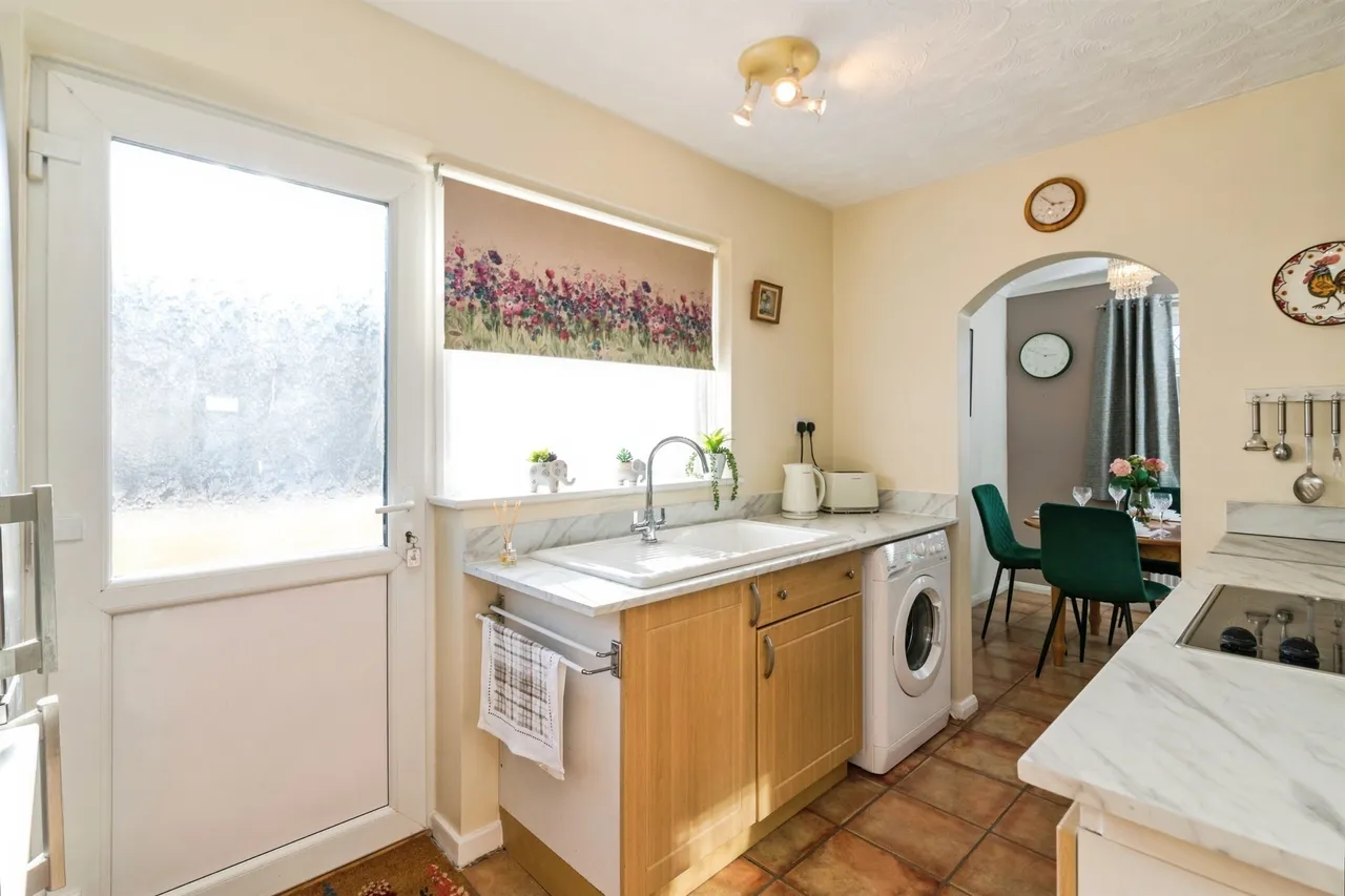 Elms Close, Earsham, NR35, photo 6