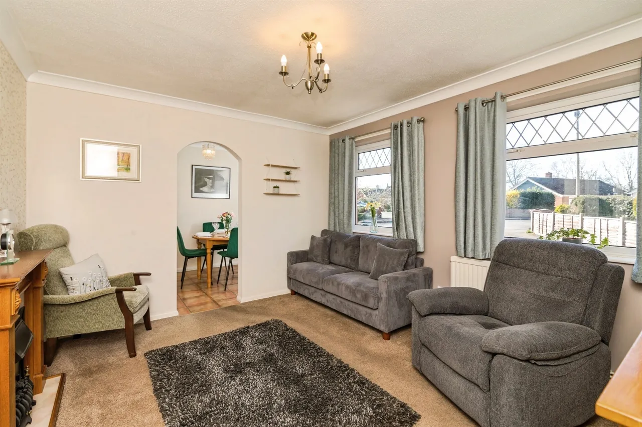 Elms Close, Earsham, NR35, photo 3