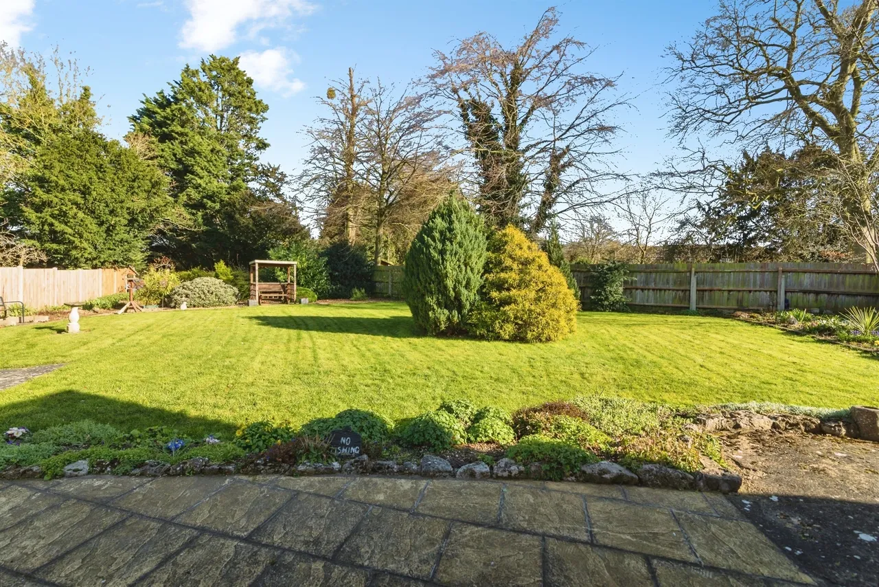 Elms Close, Earsham, NR35, photo 15