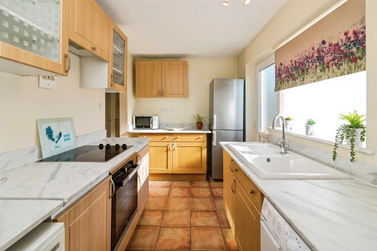 Elms Close, Earsham, NR35, photo 9