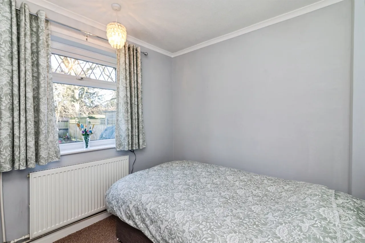 Elms Close, Earsham, NR35, photo 11