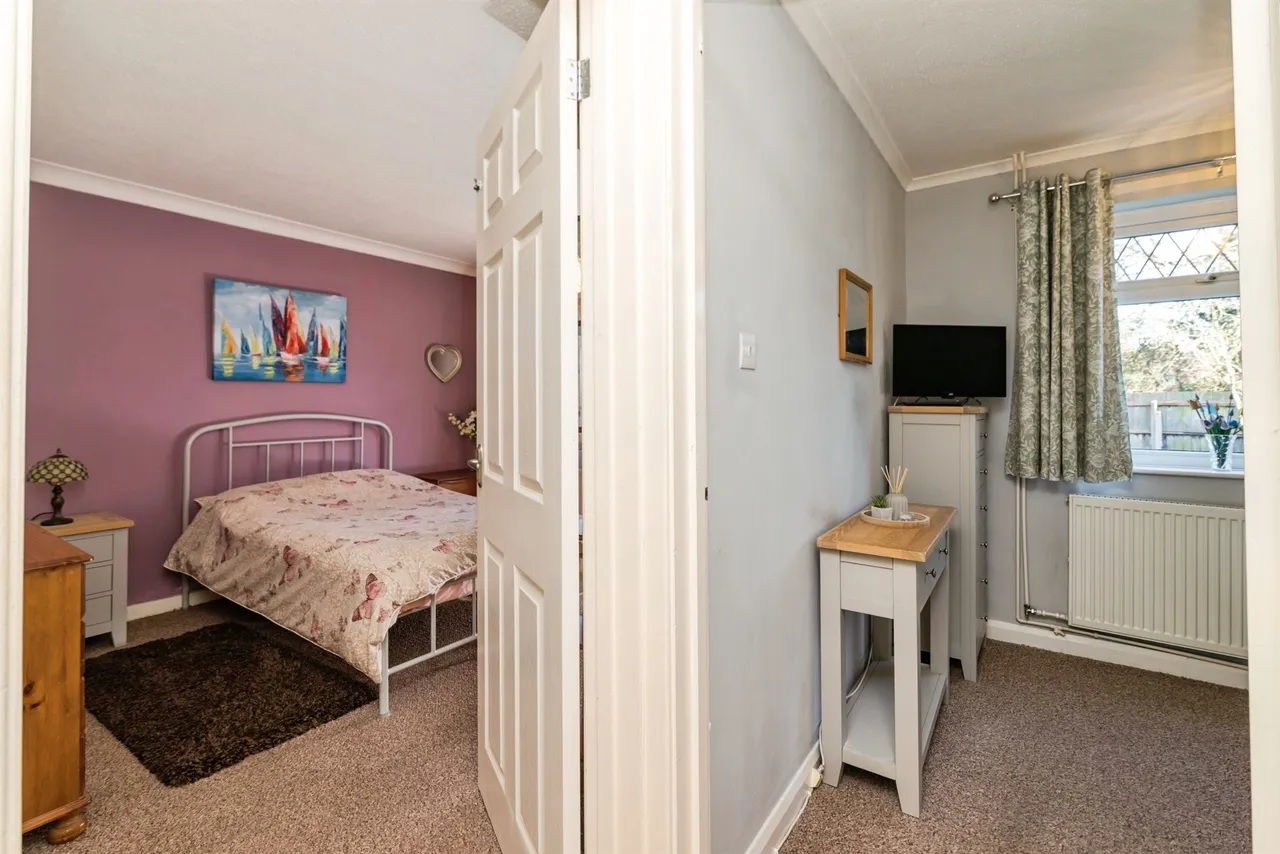 Elms Close, Earsham, NR35, photo 12