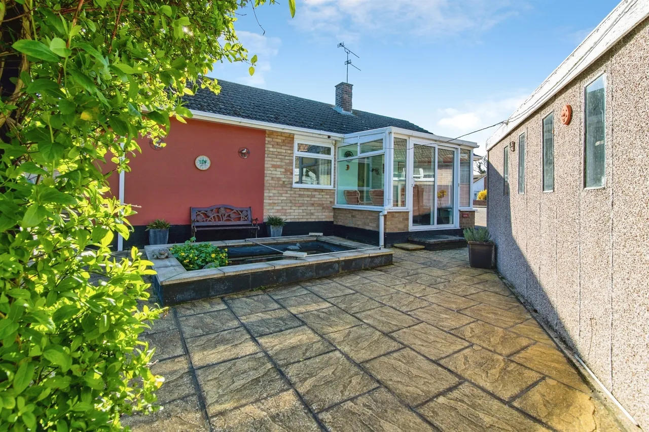 Elms Close, Earsham, NR35, photo 17
