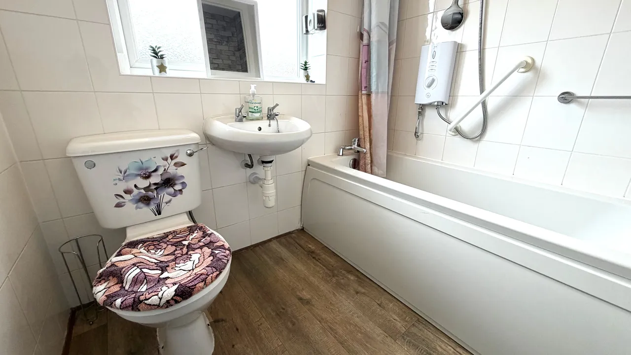 Seddon Avenue, Gorton, M18, photo 17