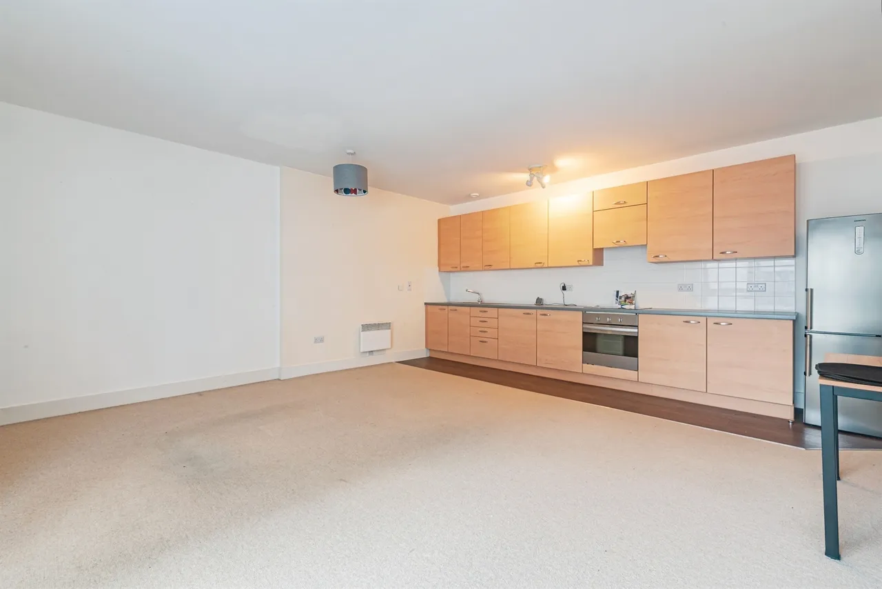2 bed flat for sale — Skyline Plaza, Alencon Link, Basingstoke